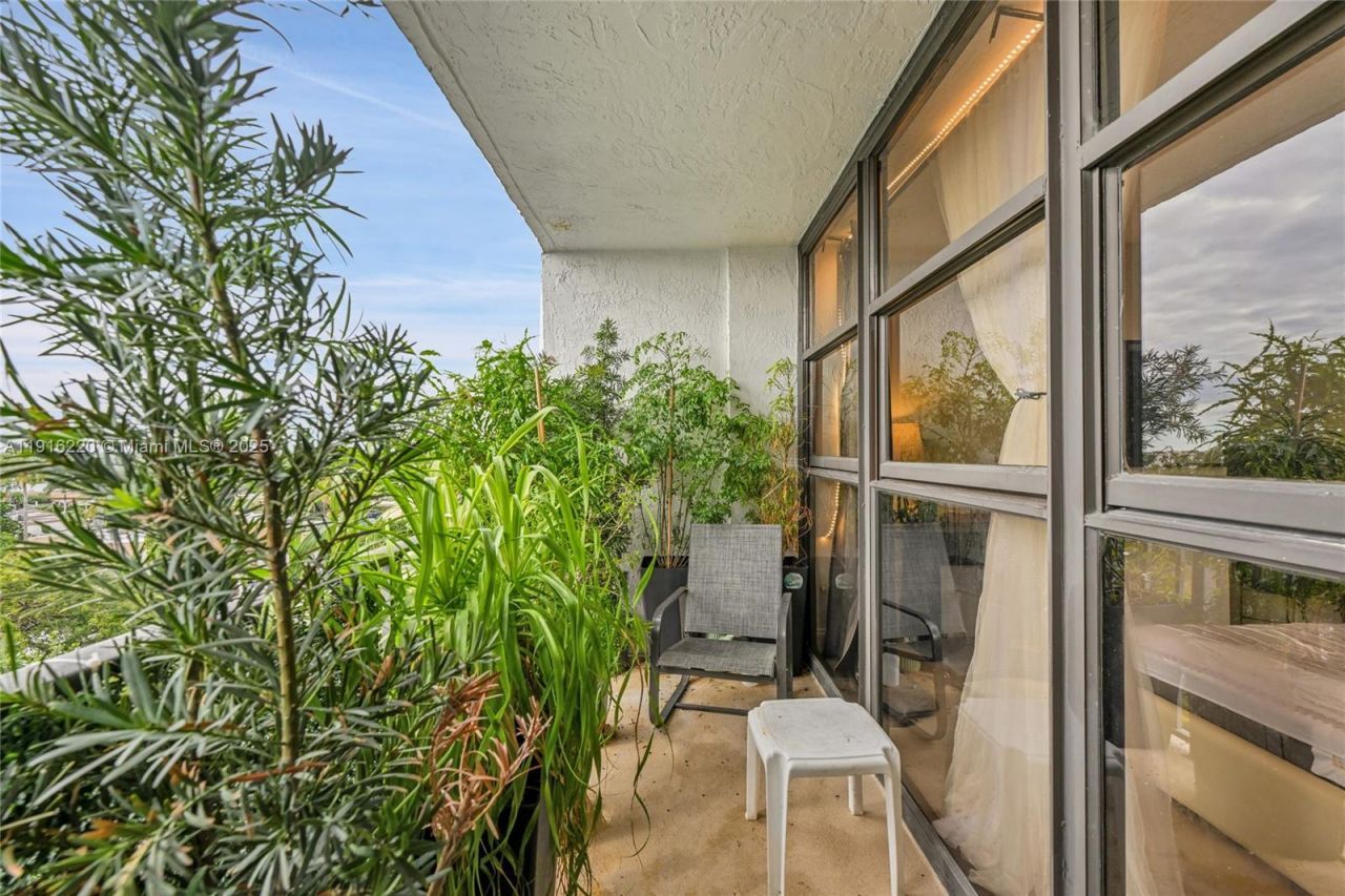 400 Leslie Dr, Unit 605, Hallandale Beach, FL 33009 Photo