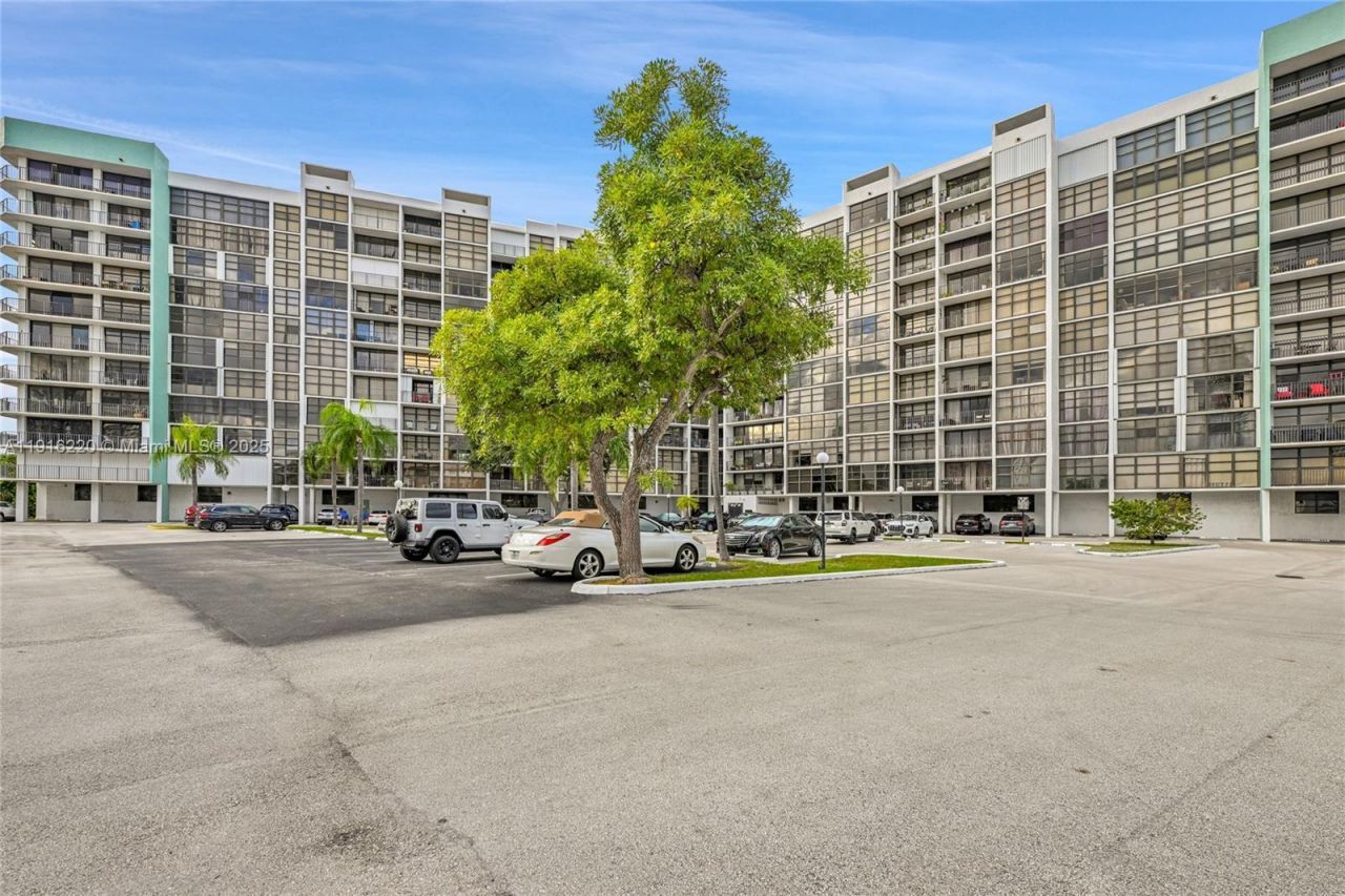 400 Leslie Dr, Unit 605, Hallandale Beach, FL 33009 Photo