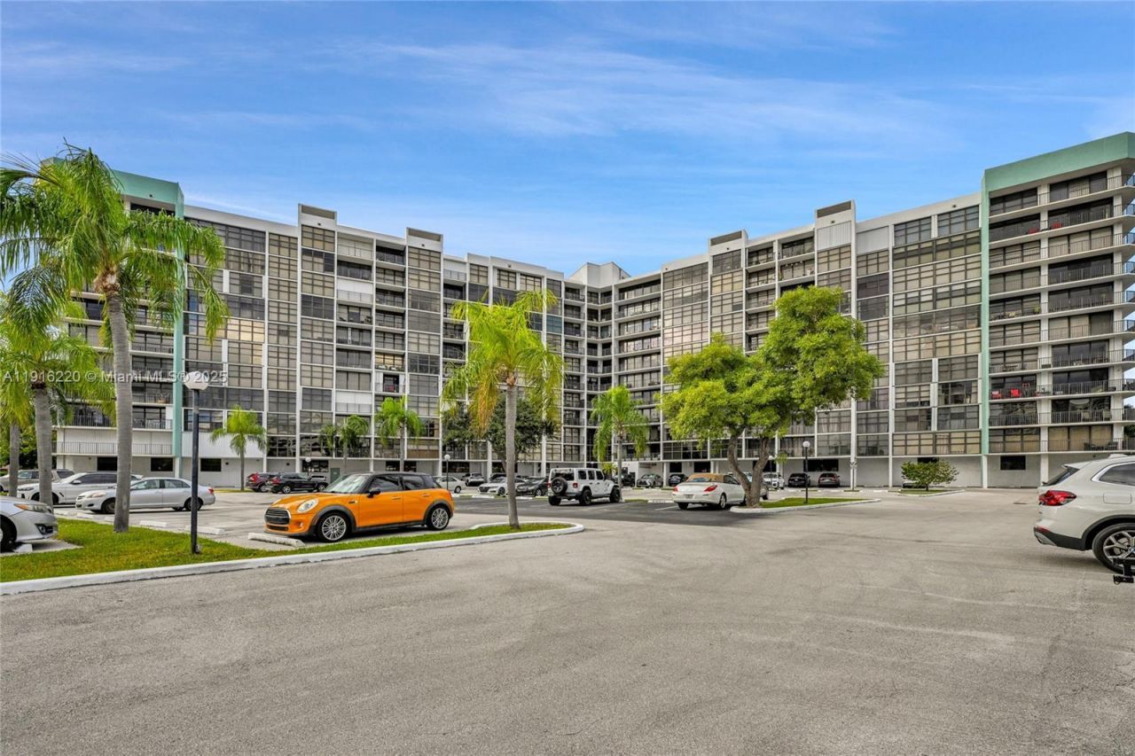 400 Leslie Dr, Unit 605, Hallandale Beach, FL 33009 Photo