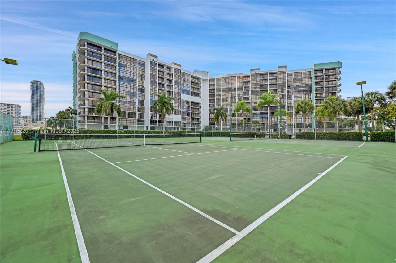 400 Leslie Dr, Unit 605, Hallandale Beach, FL 33009 Photo