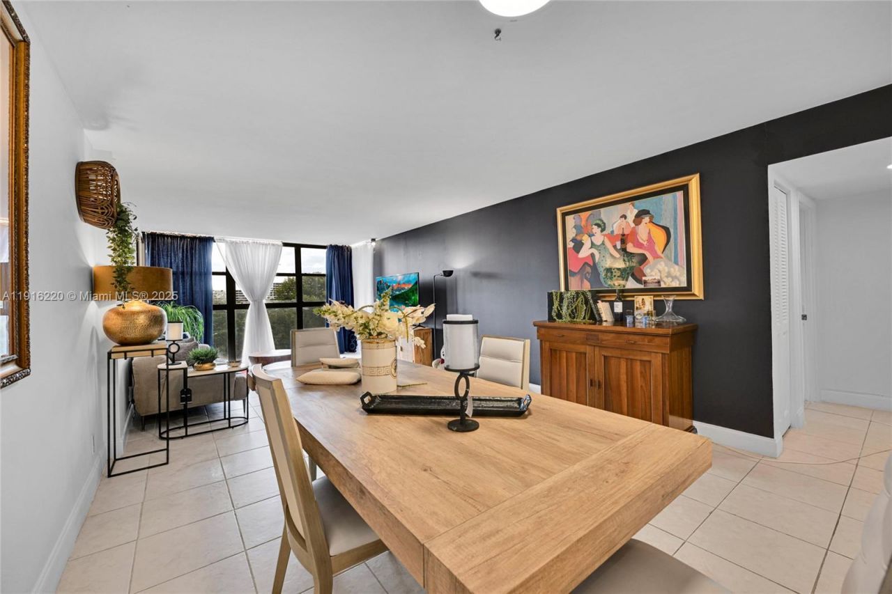 400 Leslie Dr, Unit 605, Hallandale Beach, FL 33009 Photo