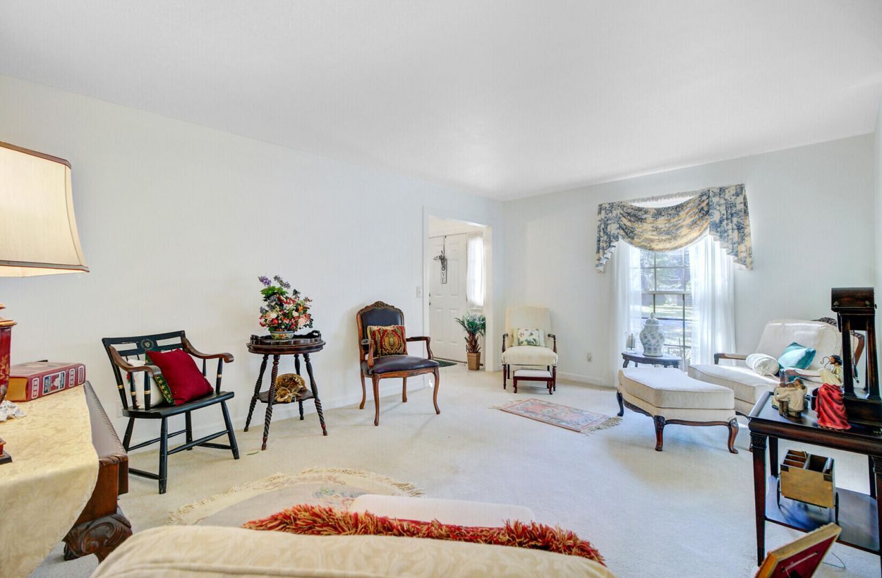 672 Ayers Drive Photo 8