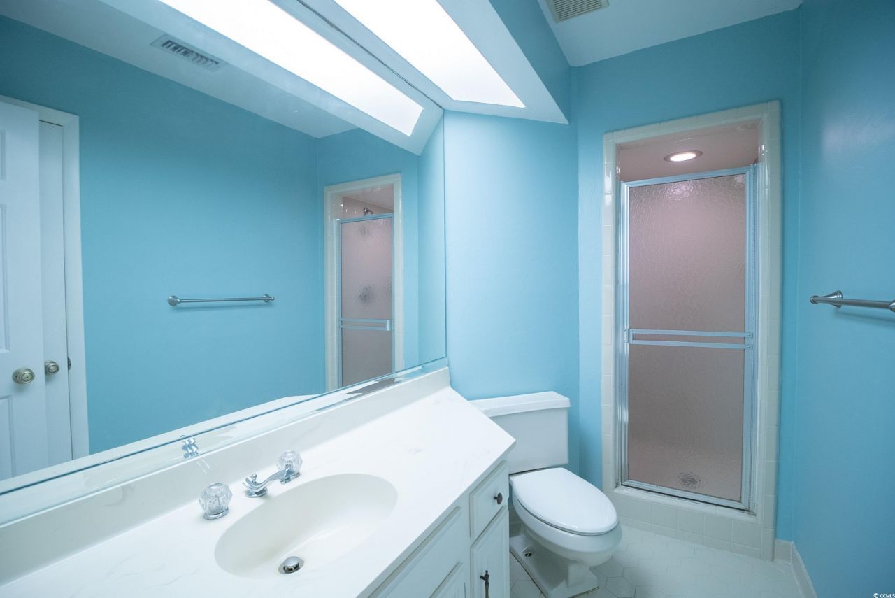 958 Oakwood Ln. Photo 10