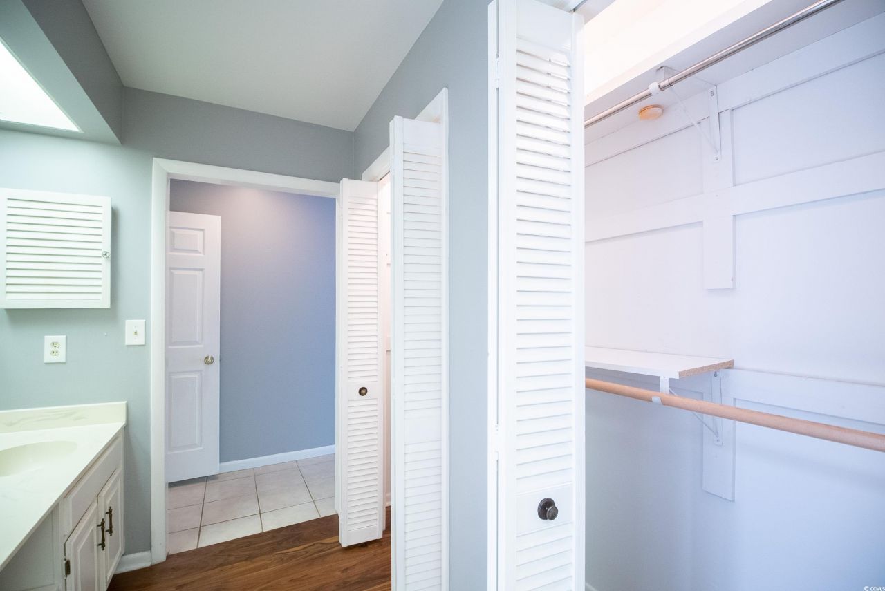 958 Oakwood Ln. Photo 12