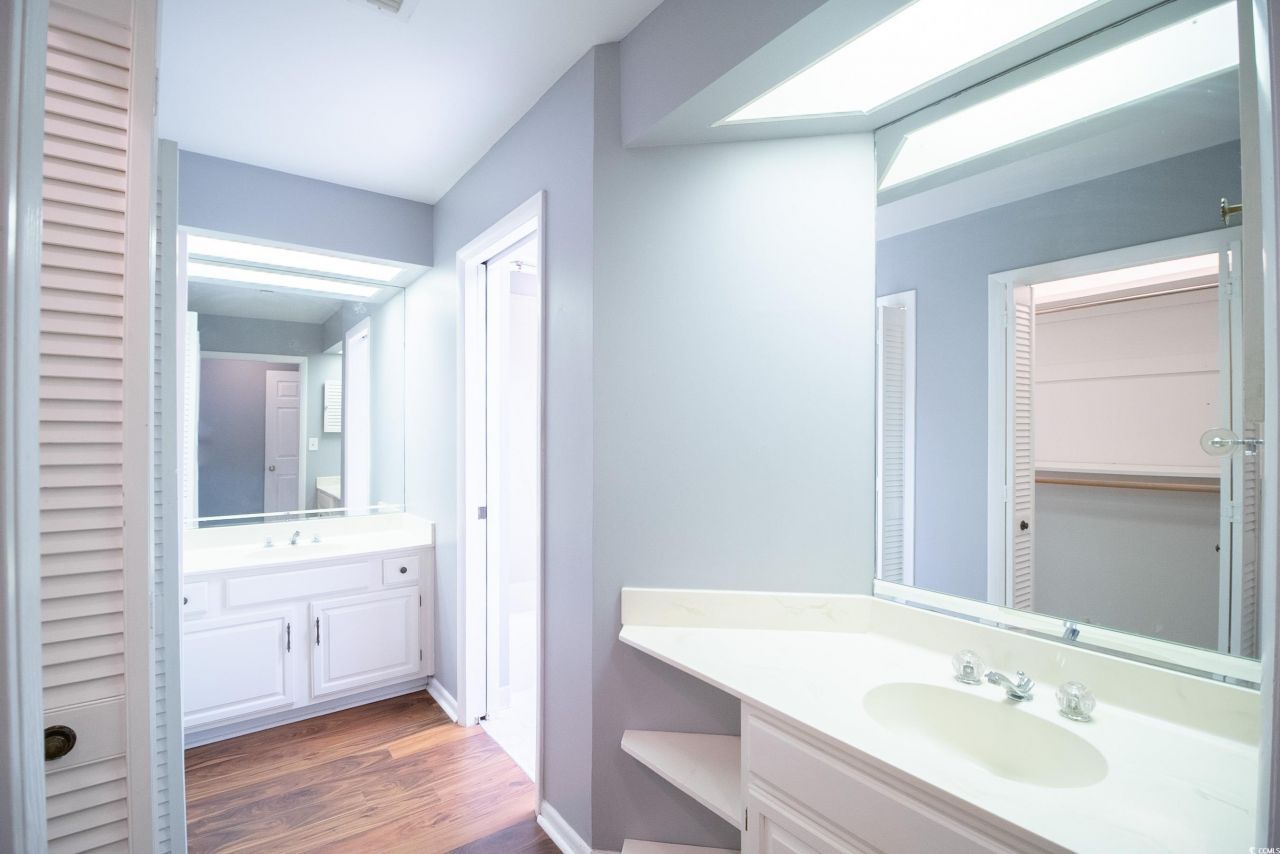 958 Oakwood Ln. Photo 13