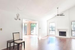 958 Oakwood Ln. photo 4