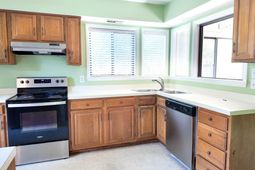 958 Oakwood Ln. photo 4