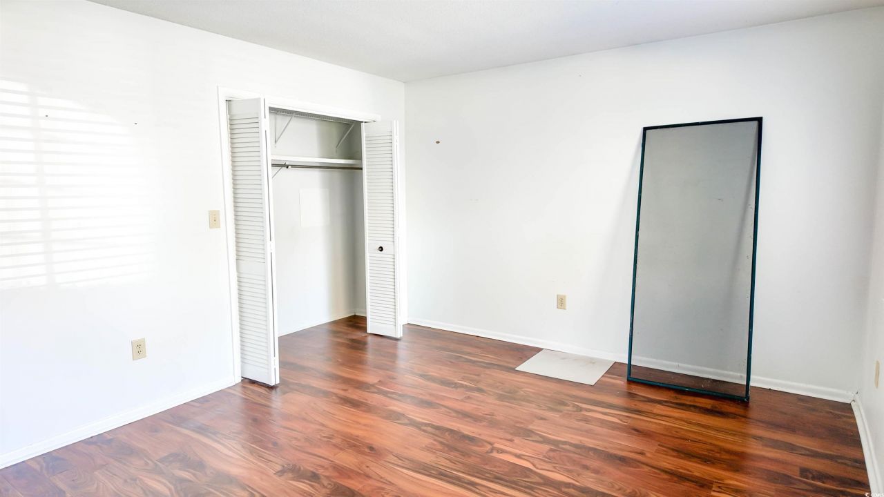 958 Oakwood Ln. Photo 7