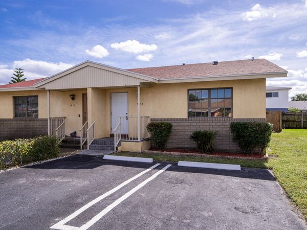 1713 Barton Court, Lake Worth Beach, FL 33460