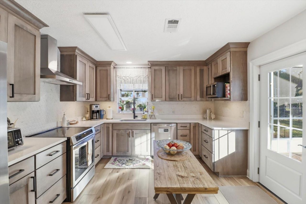 11806 W Riverhaven Drive, Homosassa, FL 34448 Photo