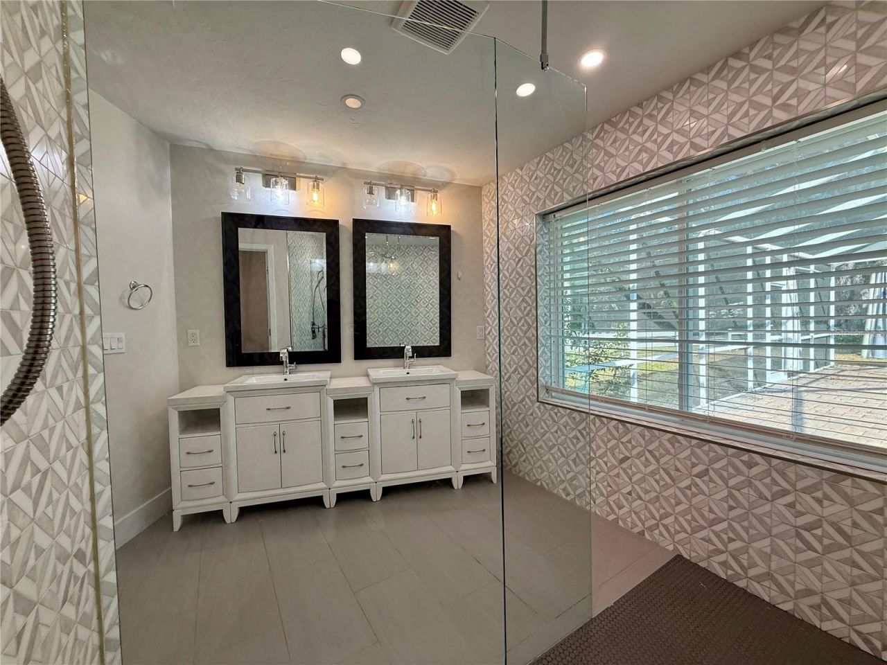 3231 E Forest Lake Drive, Sarasota, FL 34232 Photo