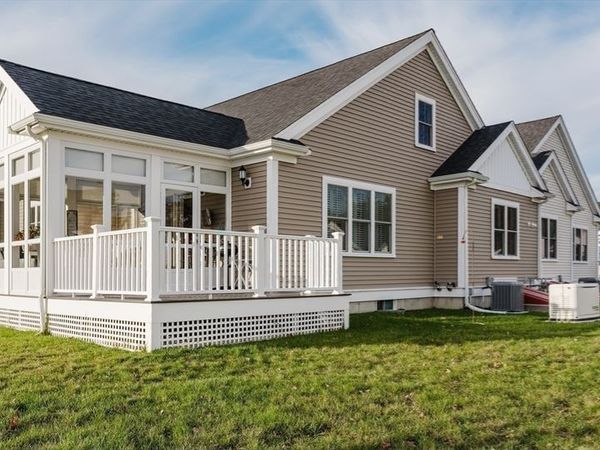 4 Sarahbeth Lane, Unit 1, Rochester, MA 02770