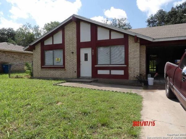 507 W Clare, Beeville, TX 78102