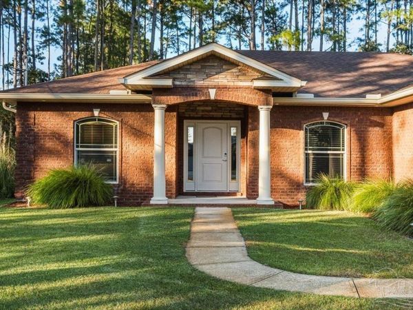 8756 Olivera St, Navarre, FL 32566