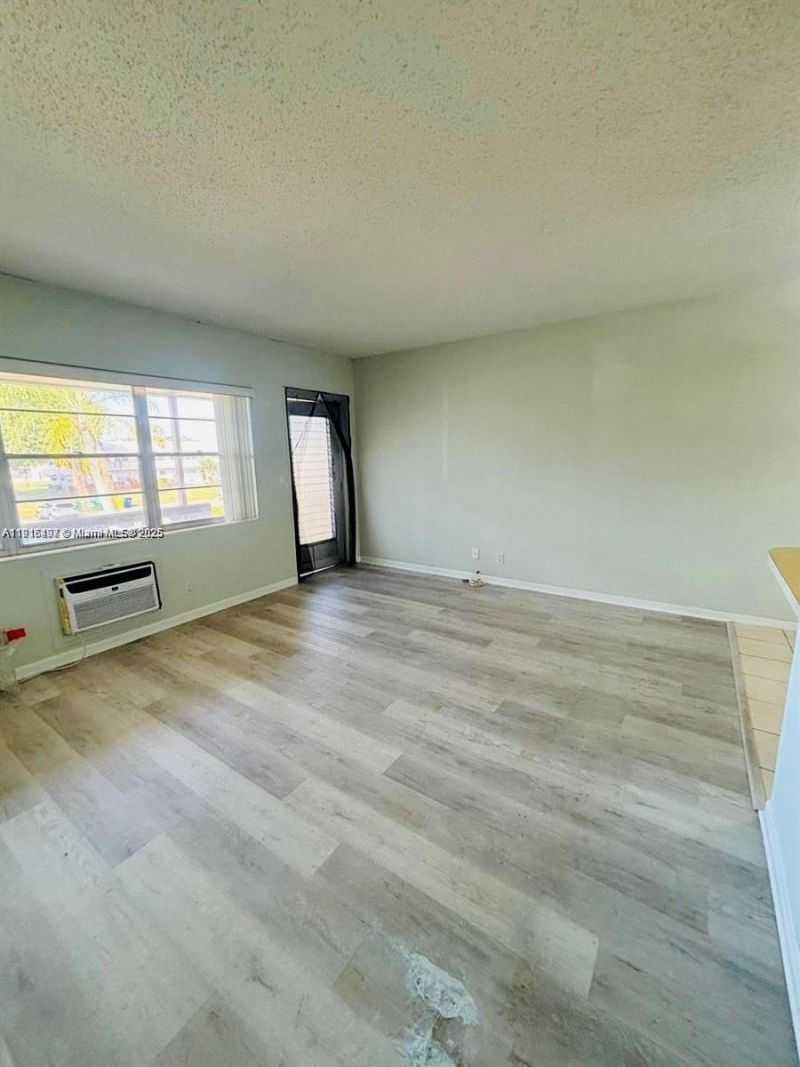 119 Salisbury, Unit E, West Palm Beach, FL 33417 Photo