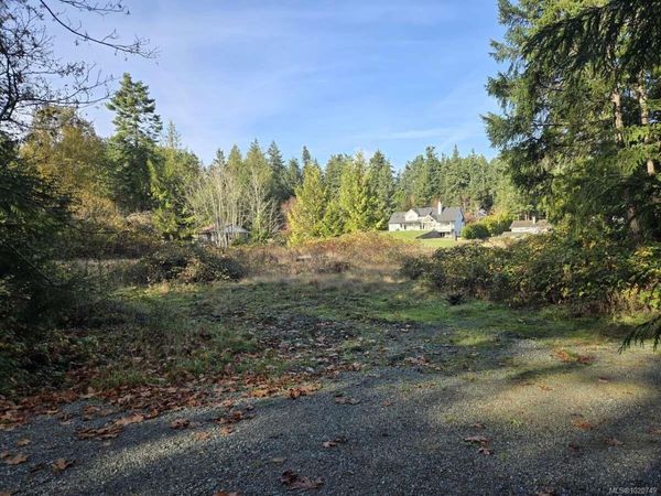 1220 Clayton Rd, North Saanich, BC V8L 5V3