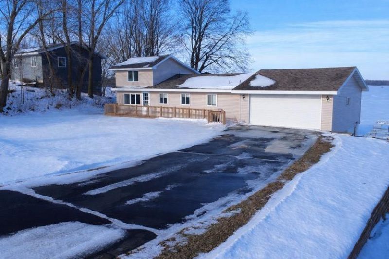 8325 Hennepin Way, Morristown, MN 55052 Main Photo