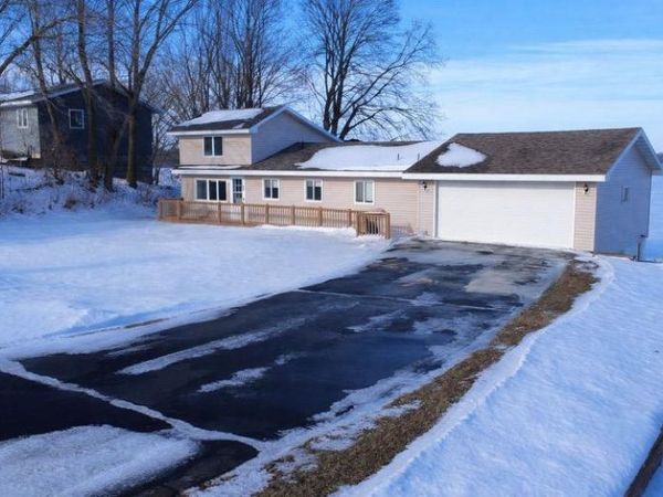 8325 Hennepin Way, Morristown, MN 55052