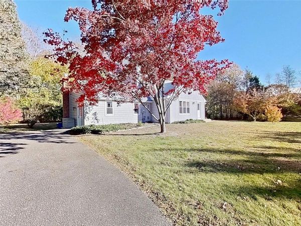 25 Hawthorne Street, Mount Sinai, NY 11766