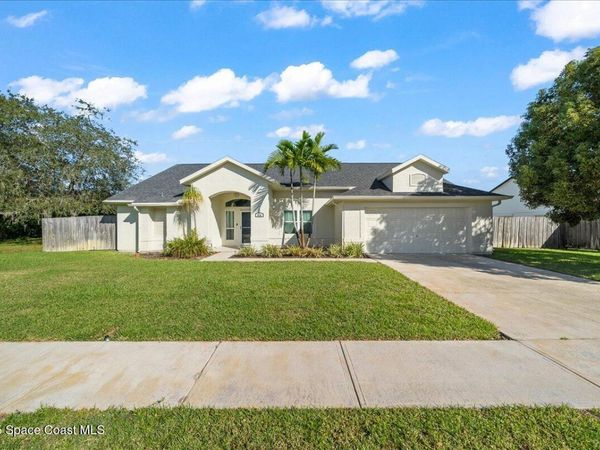 910 Brookshire Circle, Malabar, FL 32950