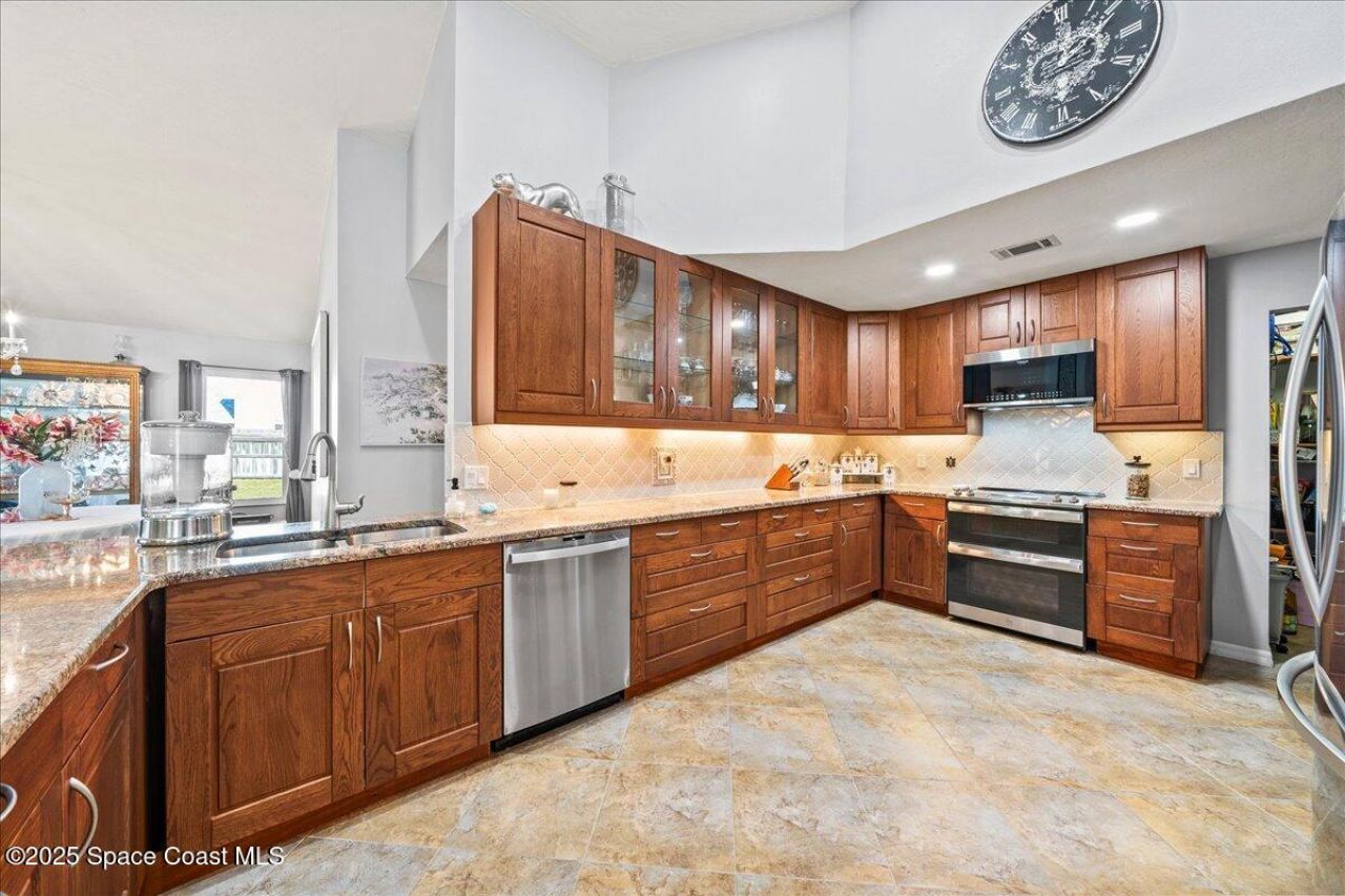 910 Brookshire Circle, Malabar, FL 32950 Photo