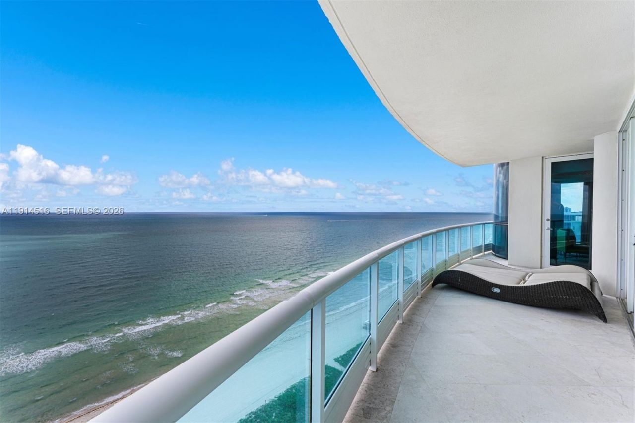 5025 Collins Ave, Unit PH-1, Miami Beach, FL 33140 Photo