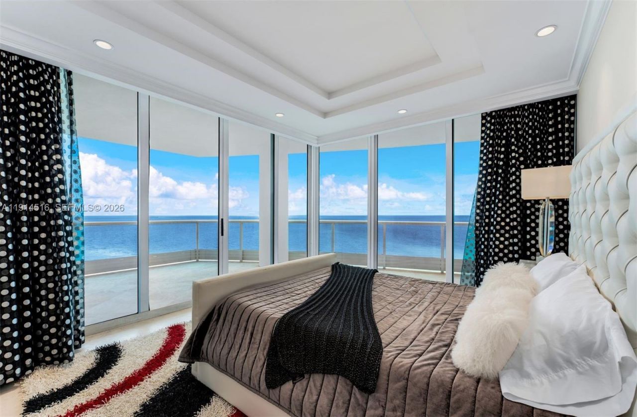 5025 Collins Ave, Unit PH-1, Miami Beach, FL 33140 Photo