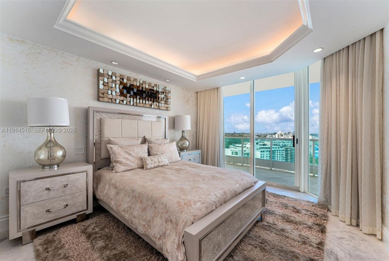 5025 Collins Ave, Unit PH-1, Miami Beach, FL 33140 Photo