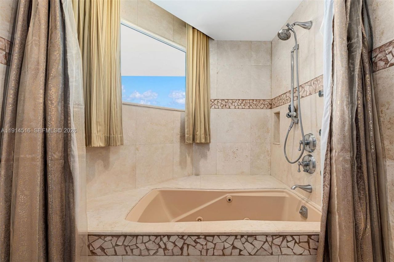 5025 Collins Ave, Unit PH-1, Miami Beach, FL 33140 Photo