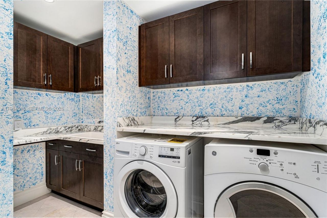 5025 Collins Ave, Unit PH-1, Miami Beach, FL 33140 Photo