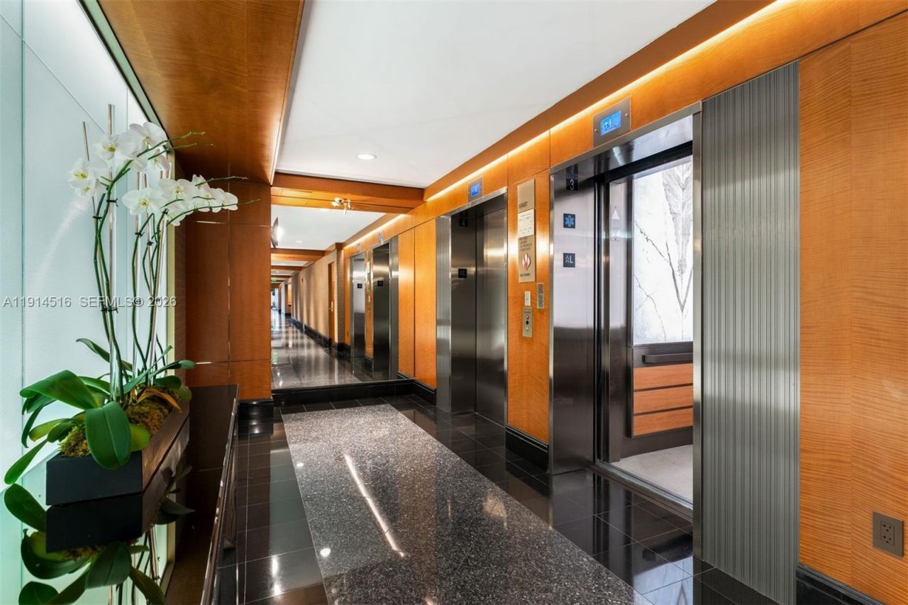 5025 Collins Ave, Unit PH-1, Miami Beach, FL 33140 Photo
