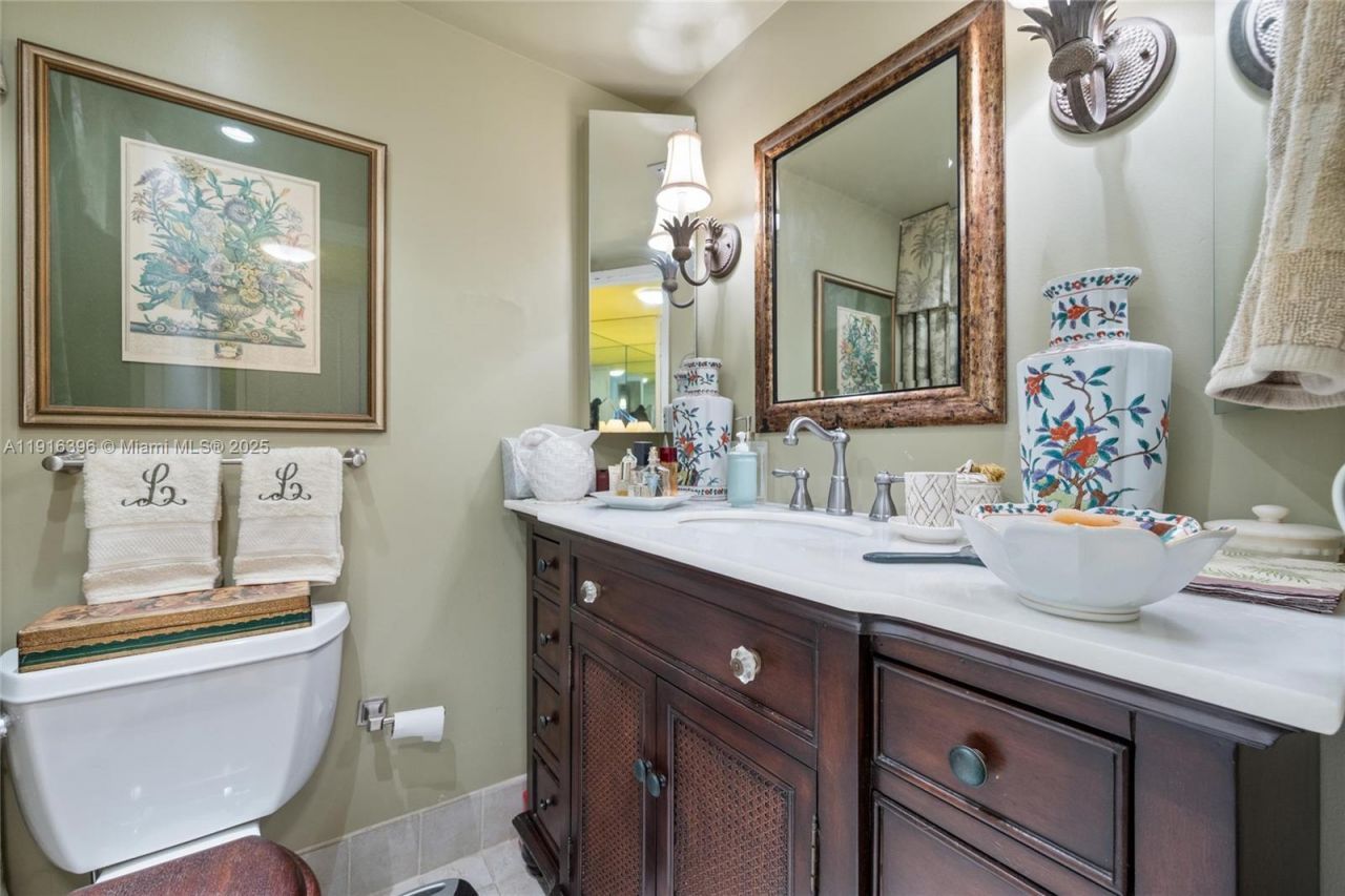 155 Sunrise Dr, Unit 4B, Key Biscayne, FL 33149 Photo