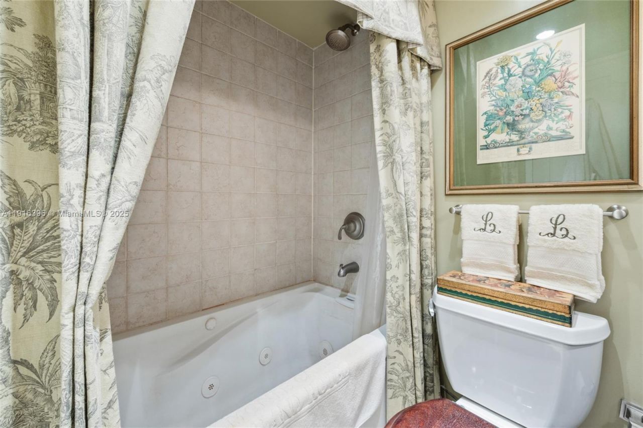 155 Sunrise Dr, Unit 4B, Key Biscayne, FL 33149 Photo