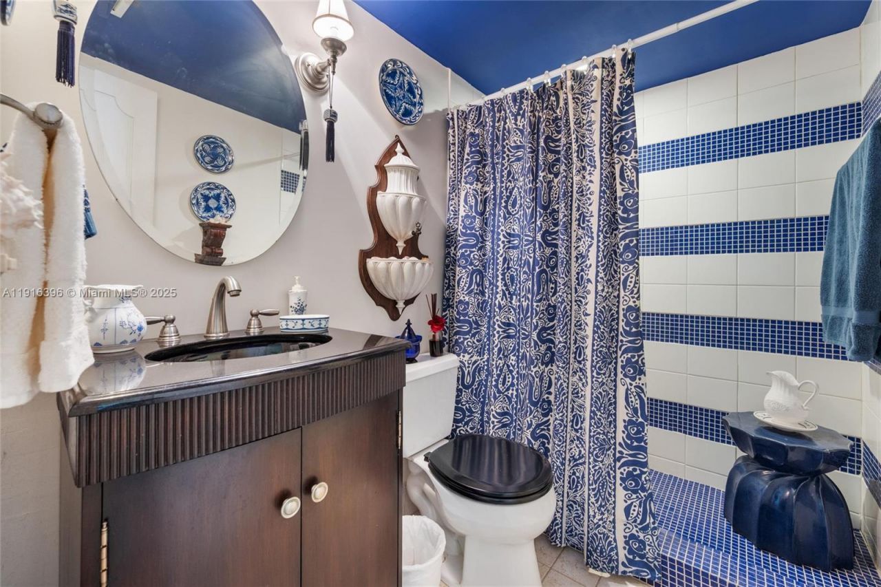 155 Sunrise Dr, Unit 4B, Key Biscayne, FL 33149 Photo