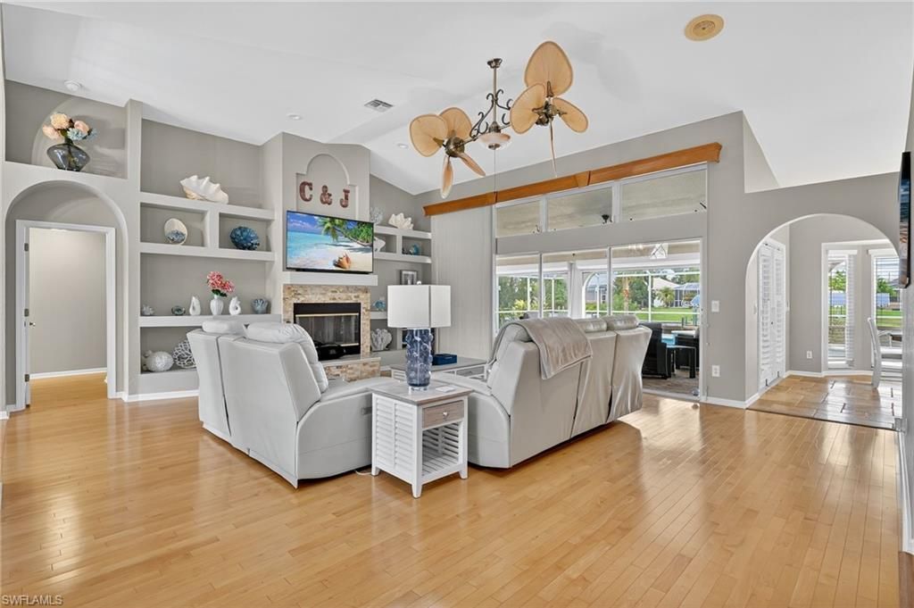 1215 SE 21st St, Cape Coral, FL 33990 Photo