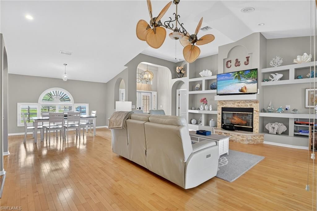 1215 SE 21st St, Cape Coral, FL 33990 Photo