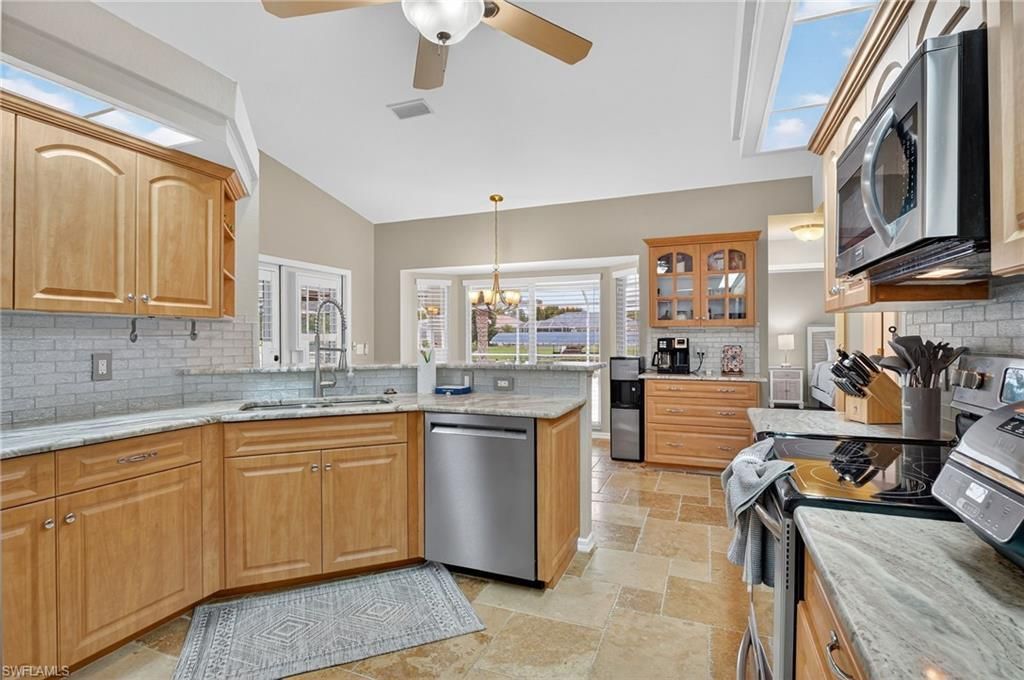 1215 SE 21st St, Cape Coral, FL 33990 Photo