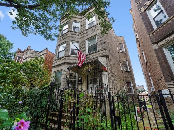 936 N Fairfield Avenue, Chicago, IL 60622