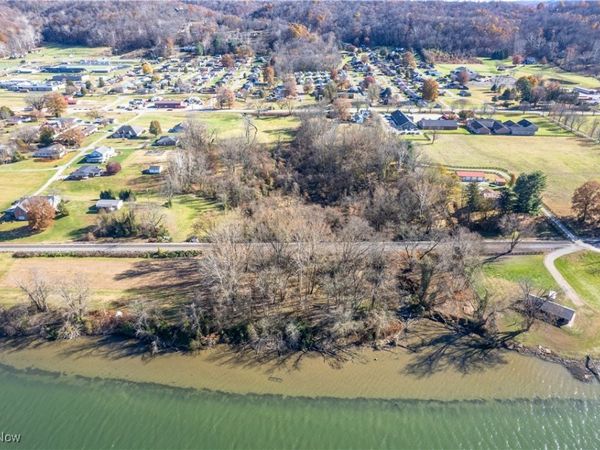 Powell Riverfront Road, St Marys, WV 26170