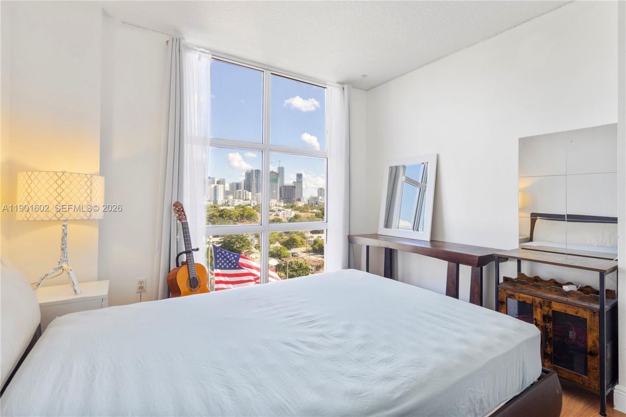 900 SW 8th St, Unit 1009, Miami, FL 33130 Photo