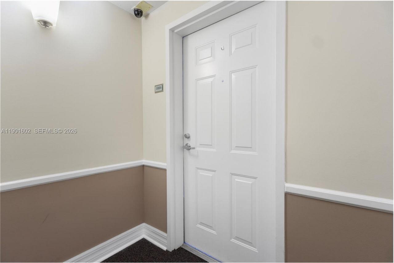 900 SW 8th St, Unit 1009, Miami, FL 33130 Photo