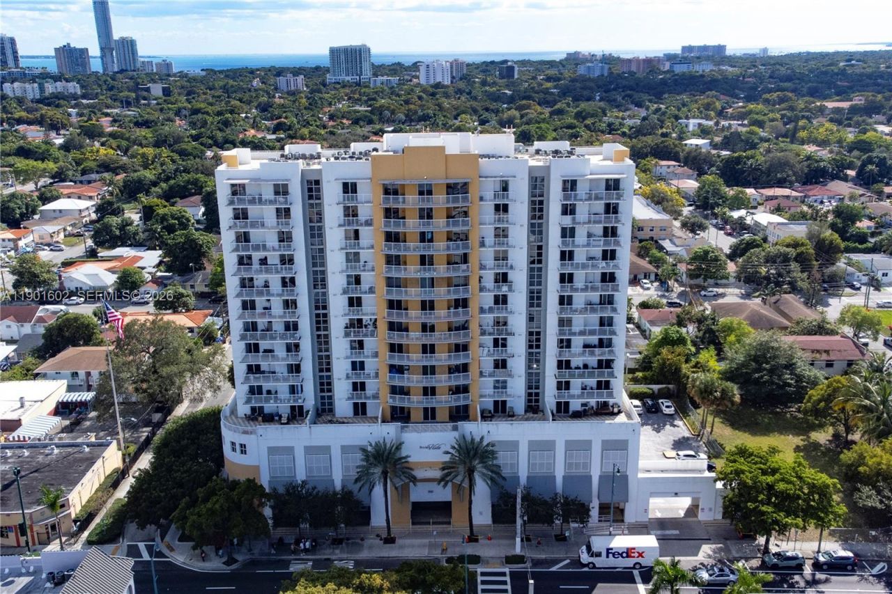 900 SW 8th St, Unit 1009, Miami, FL 33130 Photo