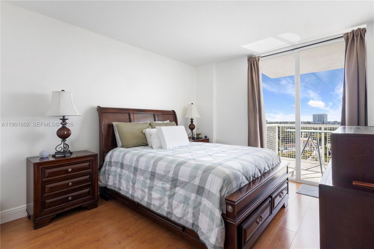 900 SW 8th St, Unit 1009, Miami, FL 33130 Photo