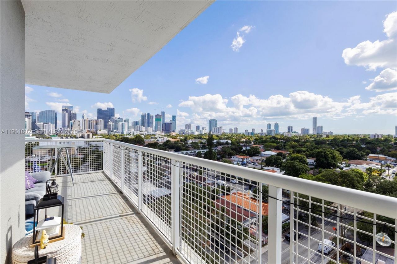 900 SW 8th St, Unit 1009, Miami, FL 33130 Photo