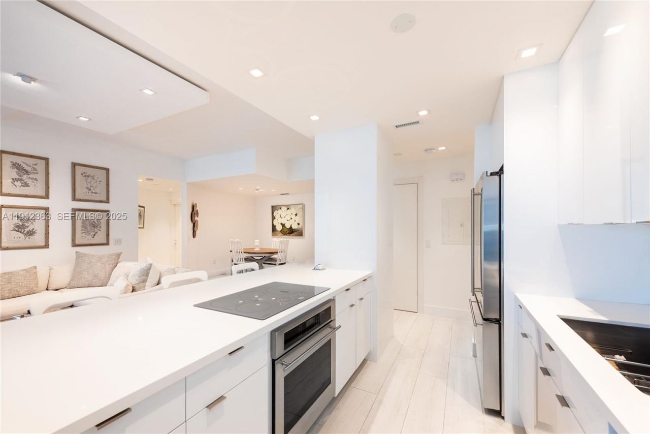 8925 Collins Ave, Unit 11C, Surfside, FL 33154 Photo