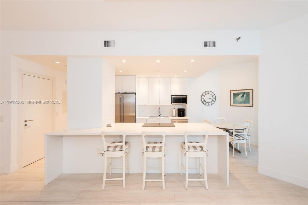 8925 Collins Ave, Unit 11C, Surfside, FL 33154 Photo