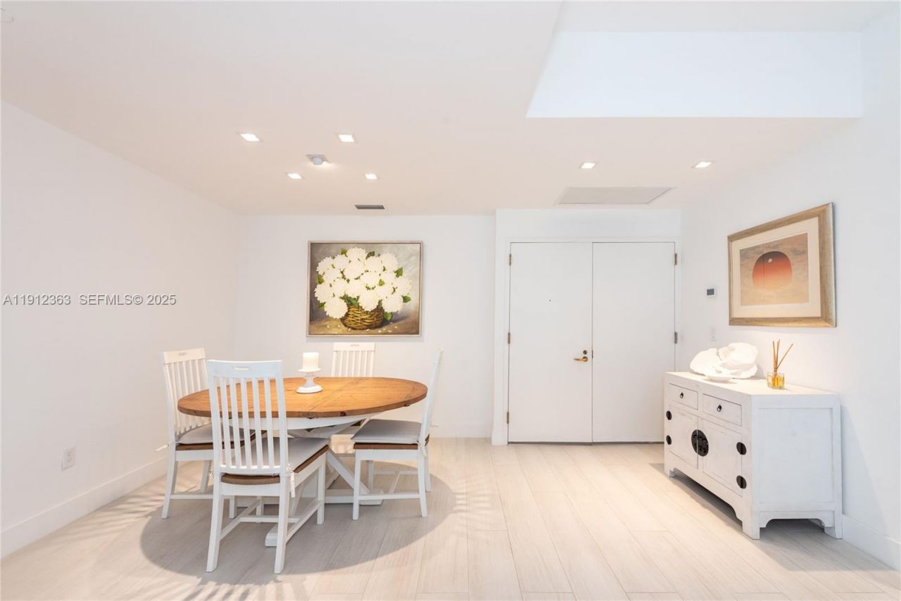 8925 Collins Ave, Unit 11C, Surfside, FL 33154 Photo