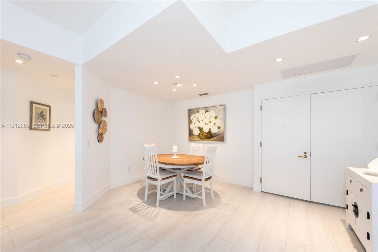 8925 Collins Ave, Unit 11C, Surfside, FL 33154 Photo