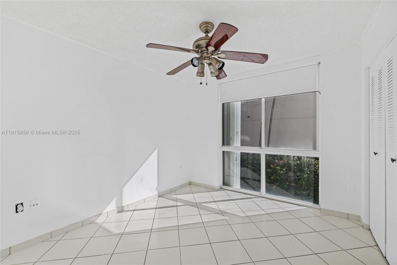 7832 Collins Ave, Unit 207, Miami Beach, FL 33141 Photo