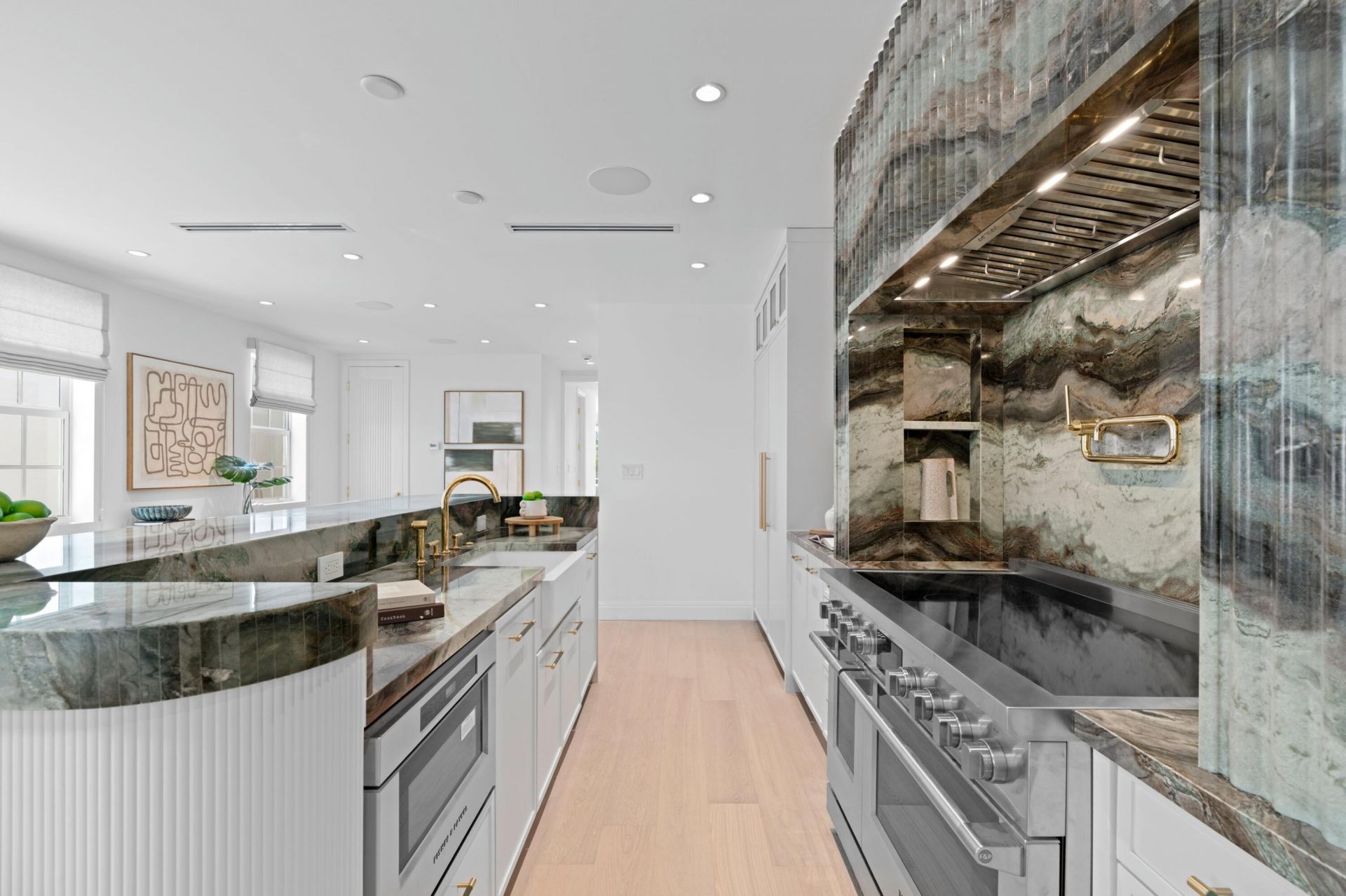 255 Royal Poinciana Way, Palm Beach, FL 33480 Photo